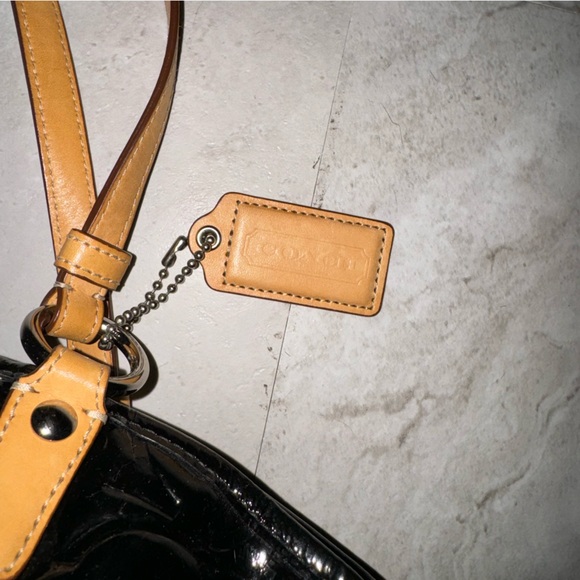 COACH SIGNATURE EMBOSSED LEAH PATENT LEATHER TOTE - Picture 11 of 11